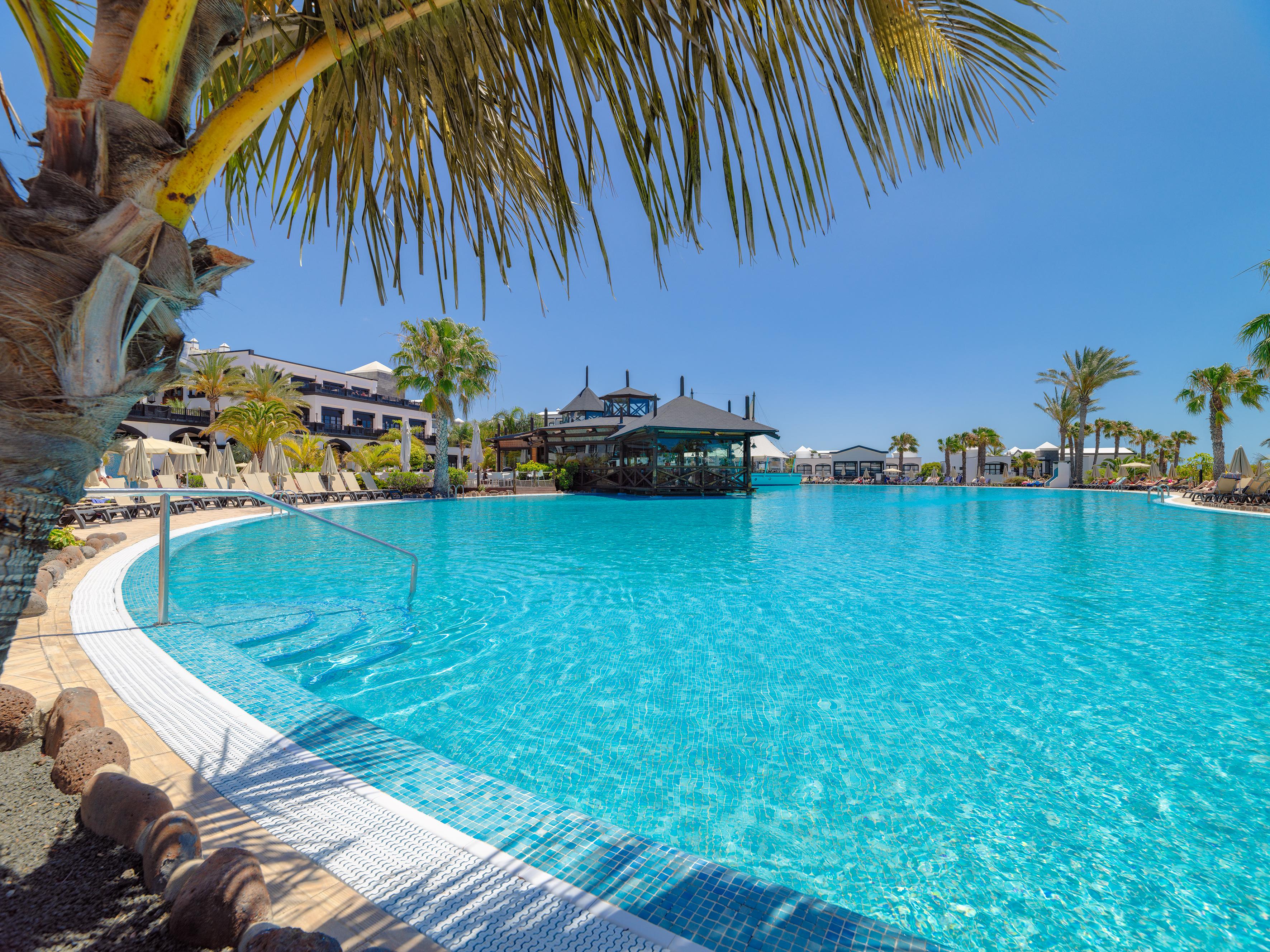 H10 Rubicon Horizons Collection (Adults Only) Hotel Playa Blanca  Exterior foto The swimming pool at the Hard Rock Hotel