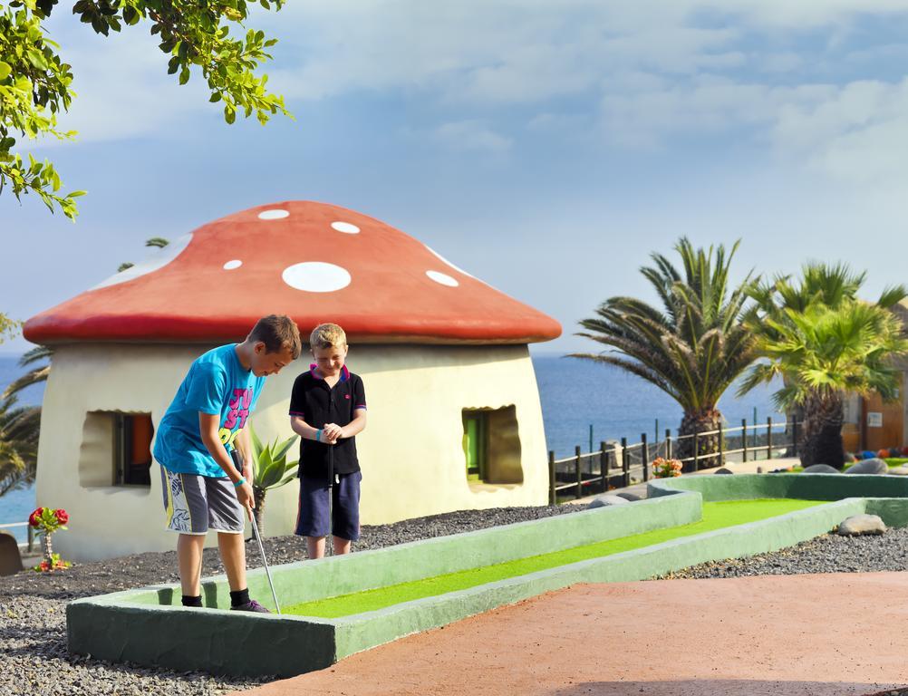 H10 Rubicon Horizons Collection (Adults Only) Hotel Playa Blanca  Exterior foto Miniature golf in Tenerife, Spain