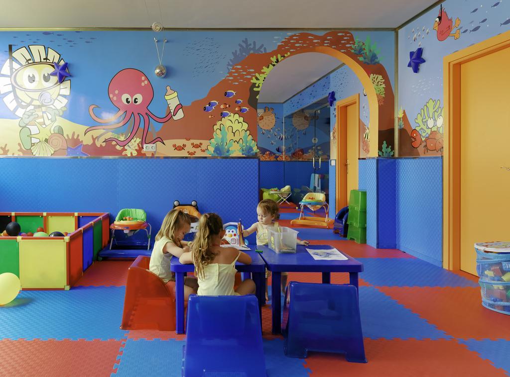 H10 Rubicon Horizons Collection (Adults Only) Hotel Playa Blanca  Exterior foto A nursery in Italy