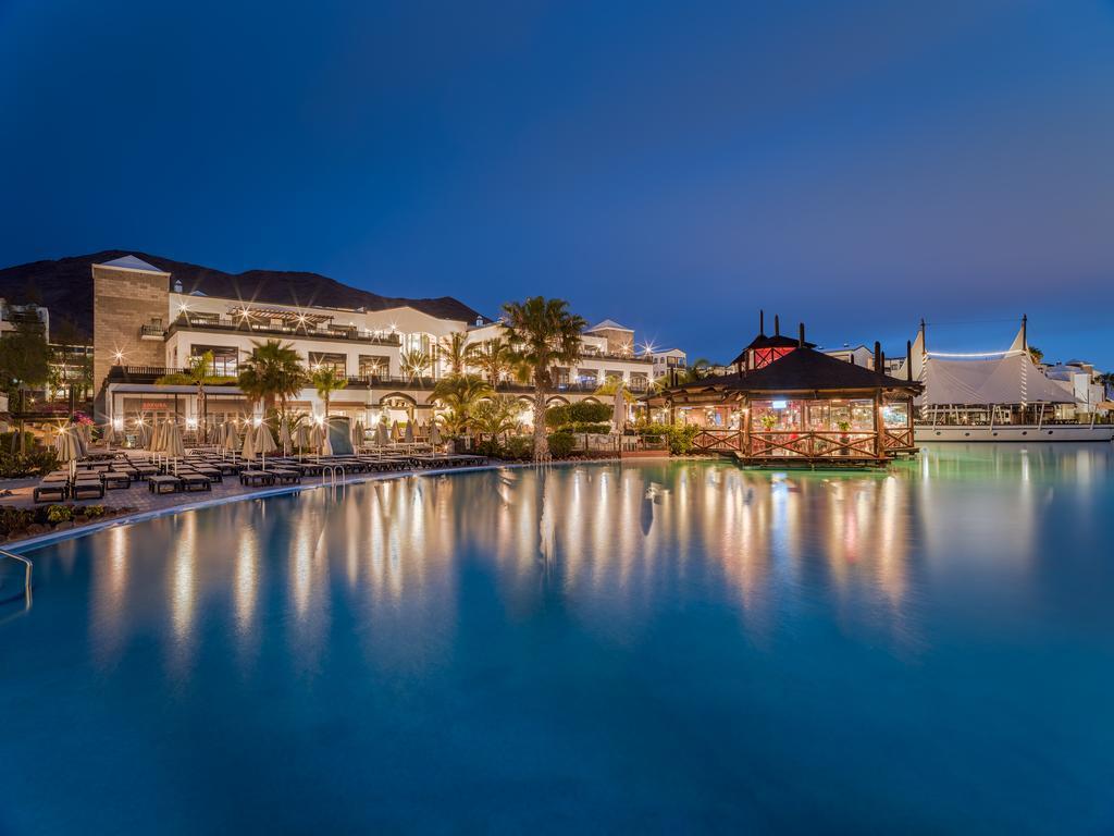 H10 Rubicon Horizons Collection (Adults Only) Hotel Playa Blanca  Exterior foto The resort at night